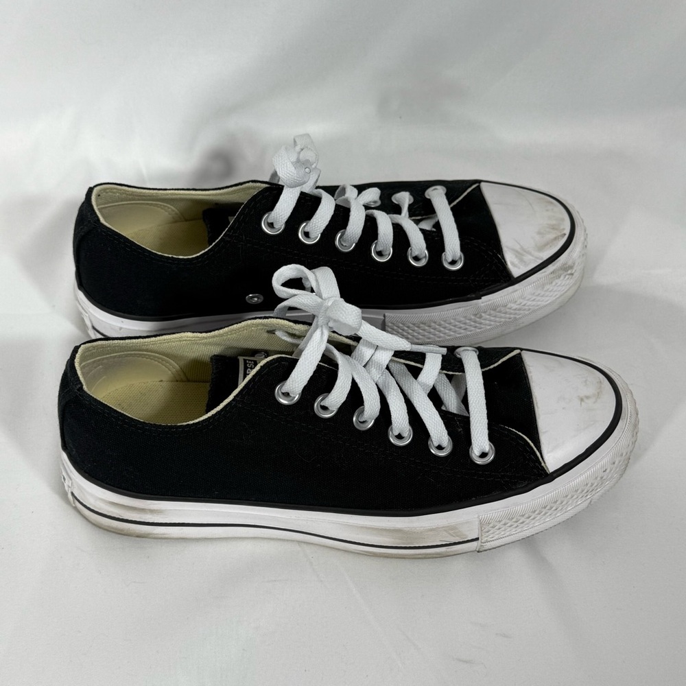 Converse Black and White Sneakers ~ C1